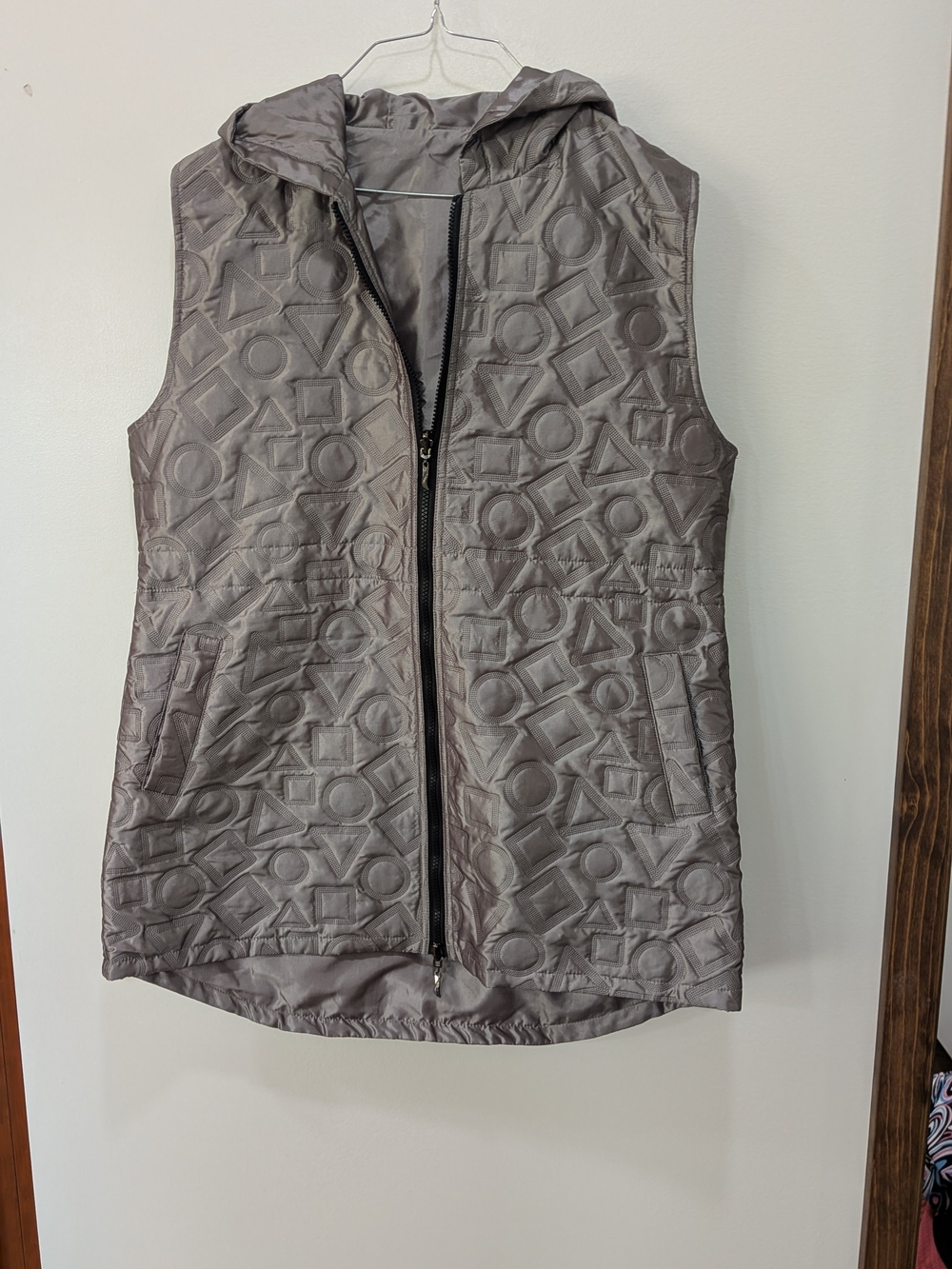 Oopera Reversible Grey Women's Vest Geometric Academic PlayStation Controls Sz M